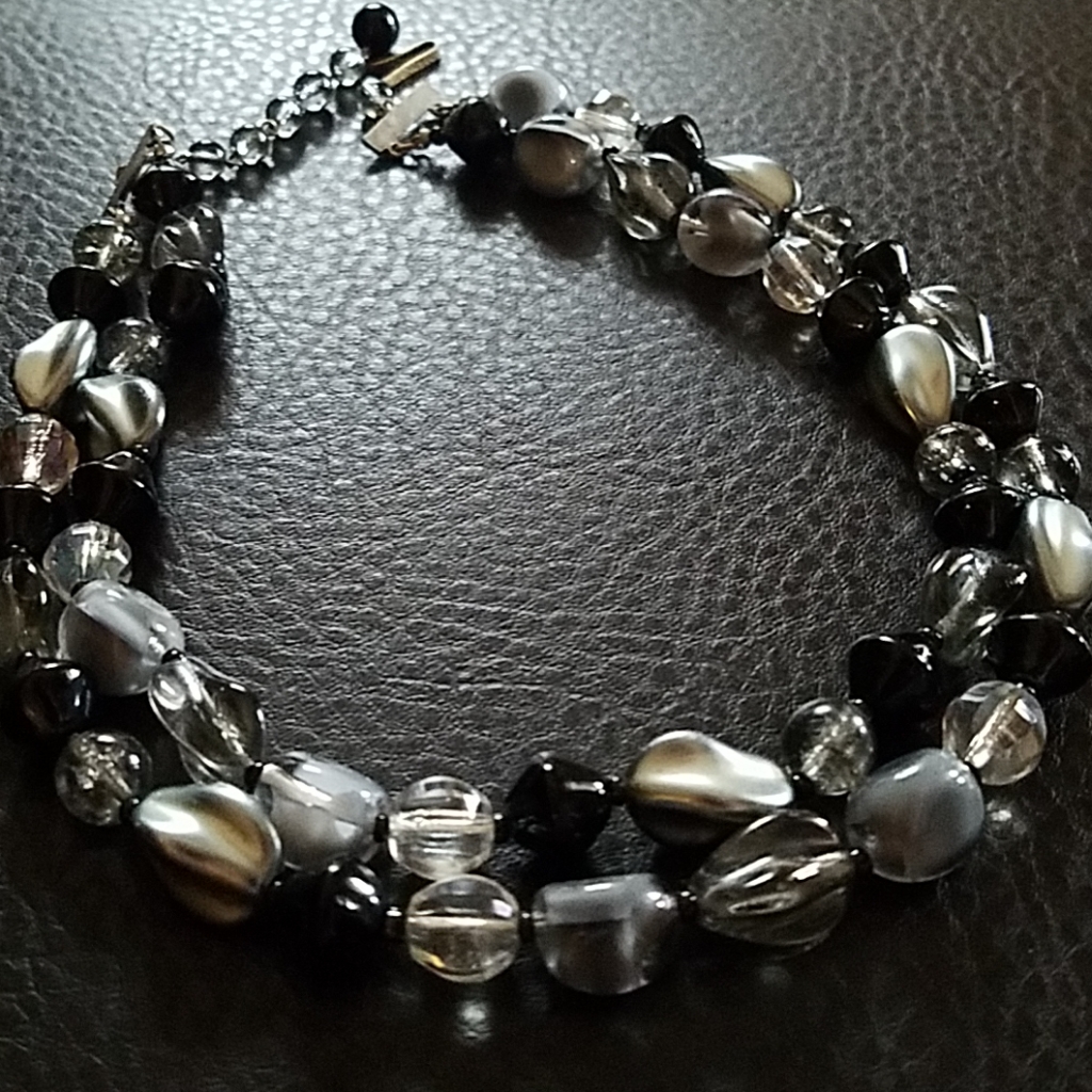 Vtg Double Strand Necklace 16$